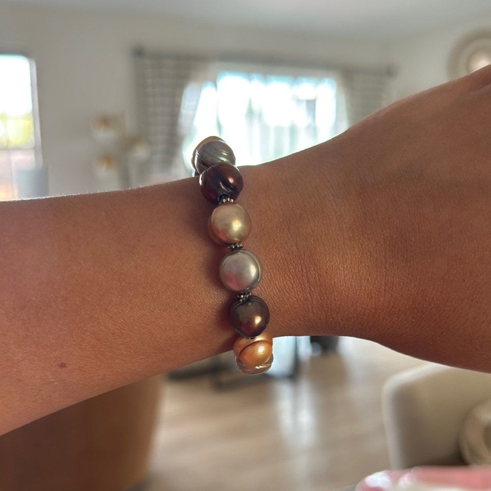 Elegant Pearl Bracelet